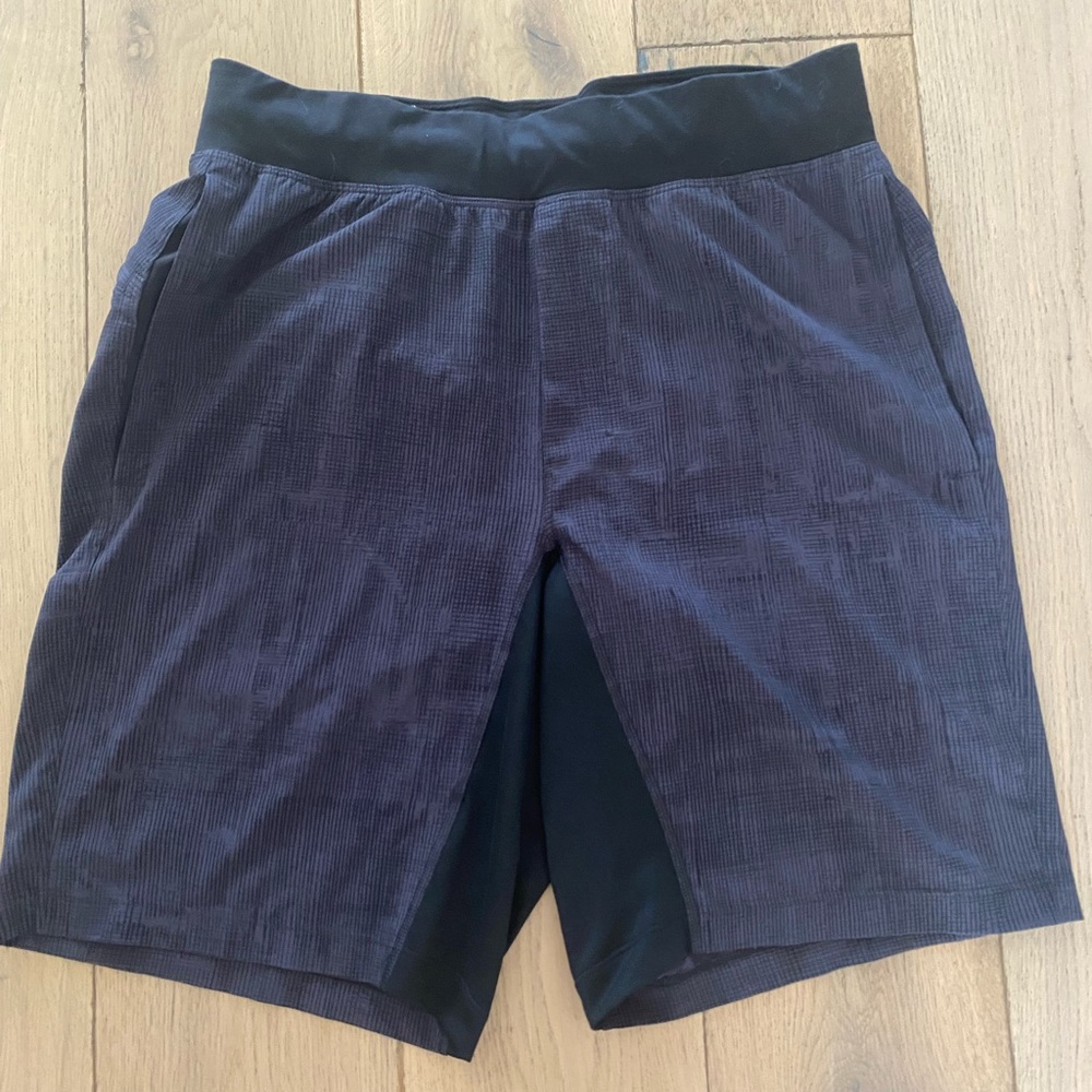 Lululemon men’s medium shorts